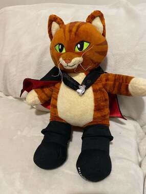Build-A-Bear Puss in Boots The Last Wish Plush with Cape and Boots